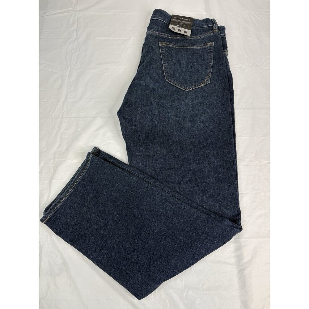 NWT Banana Republic Rapid Movement Denim Men’s 35x32 Straight Leg Stretch